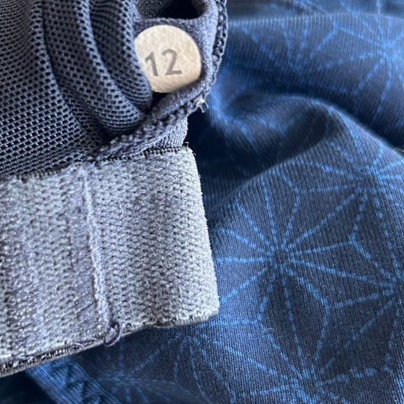 Lululemon Power Up Tank II Sashico Star Inkwell Rugged Blue Black Sz 12 - Picture 13 of 15